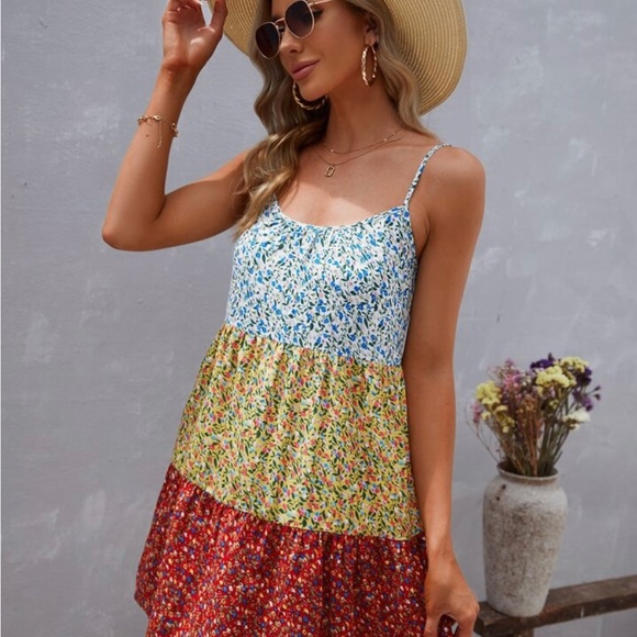 SHEIN Dresses & Skirts - SHEIN VCAY Ditsy Floral Print Colorblock Ruffle Hem Cami Dress Sz M